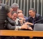 Deputado federal Glauber Braga &eacute; retirado &agrave; for&ccedil;a.