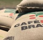 Carregamento de caf&eacute; do Brasil.