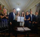 Governadora Raquel Lyra firma conv&ecirc;nio para juventude.