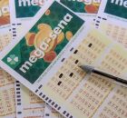 Carteleas da Mega-Sena marcadas.