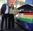 Secret&aacute;rio Carlos Braga ao lado da governadora Raquel Lyra.