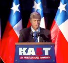 Jos&eacute; Antonio Kast foi eleito presidente do Chile neste domingo 