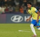 Z&eacute; Lucas em campo pela Sele&ccedil;&atilde;o Brasileira pela Copa do Mundo sub-17.