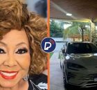 Cantora Alcione e carro BYD que foi roubado.
