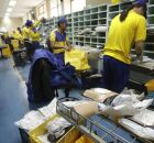 Trabalhadores do Correios.