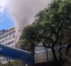 Fuma&ccedil;a de inc&ecirc;ndio que atingiu hospital, em S&atilde;o Paulo.