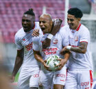 Jogadores do N&aacute;utico comemorando os gols.