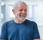 Lula recebe alta ghospitalar ap&oacute;s fazer cirurgia de catarata.