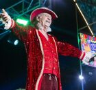 Alceu Valen&ccedil;a em apresenta&ccedil;&atilde;o no Carnaval de Olinda