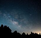 O c&eacute;u estrelado em uma noite de observa&ccedil;&atilde;o astron&ocirc;mica em 2026.