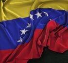 Trabalhador venezuelano observa o c&acirc;mbio do bol&iacute;var diante de varia&ccedil;&atilde;o cambial e infla&ccedil;&atilde;o que corroem o sal&aacute;rio m&iacute;nimo.