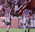 Paulo S&eacute;rgio e Dod&ocirc; comemoram gol do N&aacute;utico.