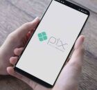 Pessoa em aplicativo de banco com nova modalidade de pagamento,pix por aproxima&ccedil;&atilde;o.