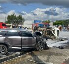 Resultado do acidente entre tr&ecirc;s ve&iacute;culos na BR-101, em Abreu e Lima.