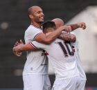 Santa Cruz vence o Jaguar.