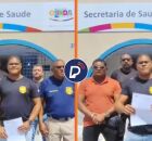 Membros do Sindicato dos Vigilantes, em frente &agrave; Secretaria de Sa&uacute;de de Olinda.