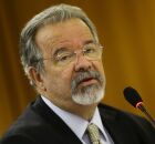 Morre o ex-ministro Raul Jungmann, aos 77 anos, ap&oacute;s longa batalha contra c&acirc;ncer no p&acirc;ncreas