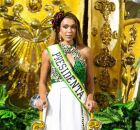 Erika Hilton usa faixa de "presidenta" e homenageia Marielle Franco em desfile de escola de samba