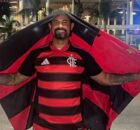 Ex-goleiro Bruno vai a jogo do Flamengo.