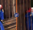 Comiss&atilde;o de frente da Acad&ecirc;micos de Niter&oacute;i encena Alexandre de Moraes prendendo Bolsonaro