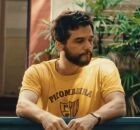 O ator Wagner Moura em cena do Filme o Agente Secreto.