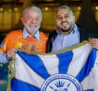 Lula ao lado de presidente da Acad&ecirc;micos de Niter&oacute;i, Wallace Palhares.