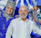 Lula &eacute; homenageado por escola de samba.