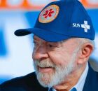 Lula em entrega de equipamentos ao SUS na Bahia. 