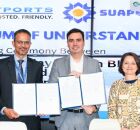 Diretor-presidente de Suape, Armando Monteiro Bisneto, firma memorando de entendimento em nome do porto pernambucano.