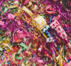 Carnaval movimenta ruas de cidades brasileiras durante os dias de festa.