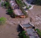 Ponte desaba em Cal&ccedil;ado e tr&aacute;fego para outras regi&otilde;es fica impossibilitado ap&oacute;s muita chuva
