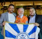 Lula ao lado de presidente da Acad&ecirc;micos de Niter&oacute;i, Wallace Palhares, &agrave; direita.