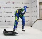 Como os atletas pilotam o tren&oacute; de skeleton nos Jogos Ol&iacute;mpicos de Inverno Milano Cortina 2026?