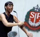 Deputada Fabiana Bolsonaro se pinta durante sess&atilde;o e gesto &eacute; apontado como racismo e transfobia