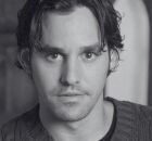 Nicholas Brendon, ator de 'Buffy, a Ca&ccedil;a-Vampiros', morre aos 54 anos