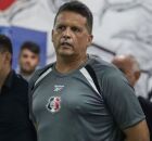 Claudinei Oliveira admite problemas financeiros no Santa Cruz.