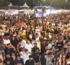 Pessoas na Festa da Pitomba de 2025, em Jaboat&atilde;o dos Guararapes.