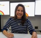 Governadora Raquel Lyra assinando documento 