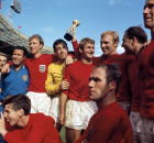Sele&ccedil;&atilde;o Inglesa de 1966, campe&otilde;es mundiais. A emo&ccedil;&atilde;o era vis&iacute;vel ap&oacute;s a conquista.