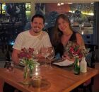 Homem ao lado de namorada que ele matou ap&oacute;s discuss&atilde;o por celular.