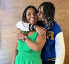 Oruam junto da m&atilde;e, M&aacute;rcia Gama, que tamb&eacute;m &eacute; esposa de Marcinho VP e est&aacute; foragida.