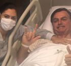 Michelle e Bolsonaro no hospital.