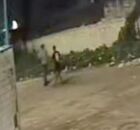 Dupla de suspeitos durante assalto a motorista por aplicativo em Candeias.