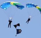 Paraquedistas do Ex&eacute;rcito em apresenta&ccedil;&atilde;o 
