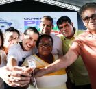 Governadora Raquel Lyra entrega casas em Vic&ecirc;ncia.
