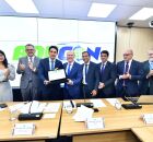 Silvio Costa Filho &eacute; homenageado por hidrovi&aacute;rios pelos avan&ccedil;os alcan&ccedil;ados no setor