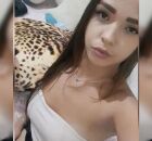 Jovem &eacute; esfaqueada 16 vezes por homem que conheceu na internet; filho de 3 anos presenciou o crime