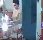 Advogada foi flagrada furtando dois aparelhos celulares. 