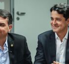 Fl&aacute;vio Bolsonaro e Anderson Ferreira.