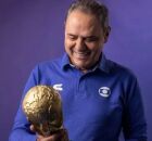 Narrador Lu&iacute;s Roberto.